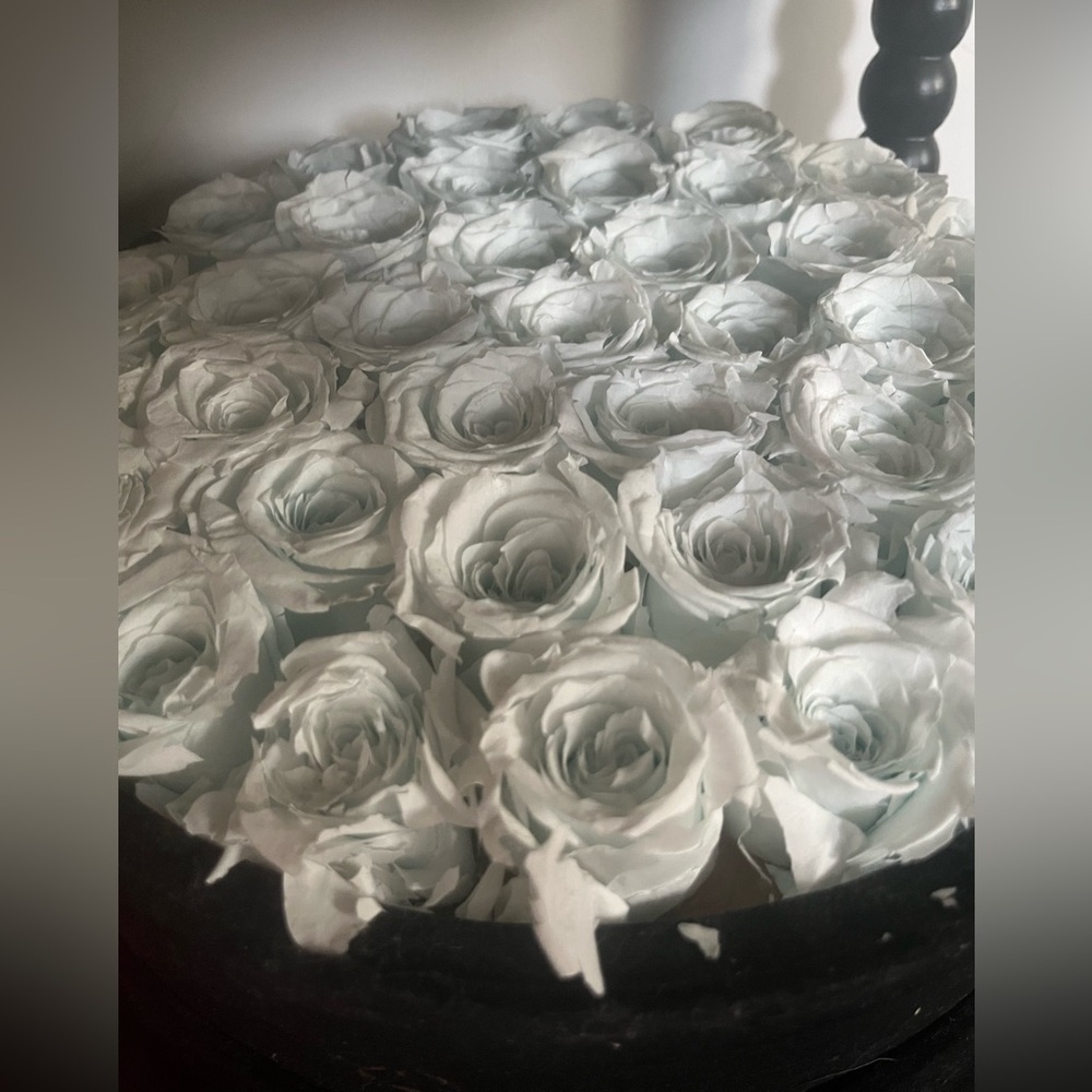 Elegant Blue Rose Arrangement